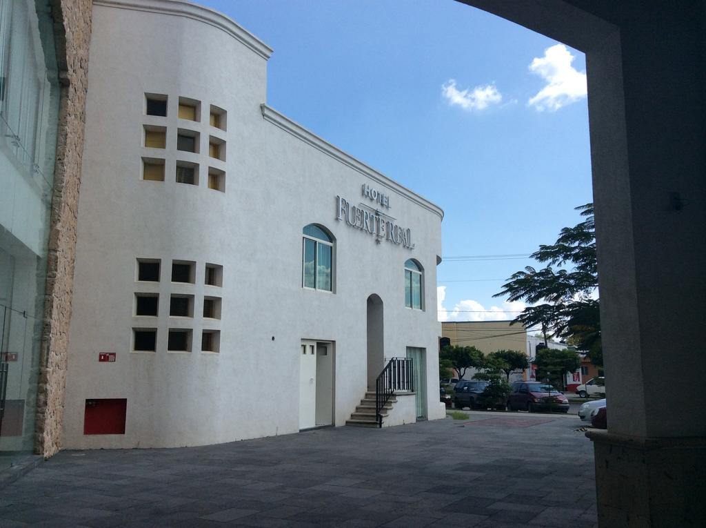 Hotel Fuerte Real Ciudad Guzman Esterno foto